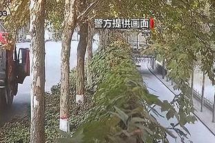 稳定输出！杰伦-布朗半场10投6中得到16分 首节揽下10分